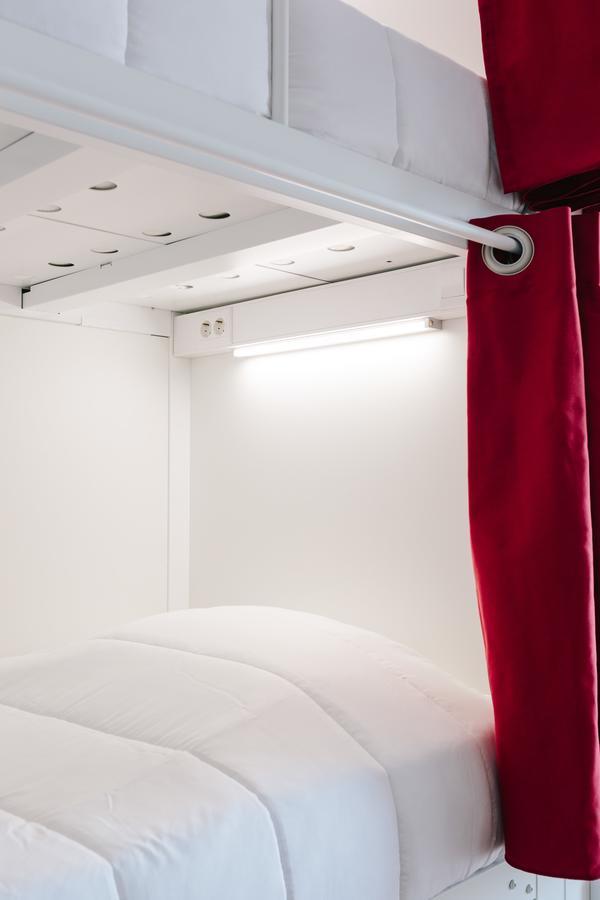 Lisbon South Hostel Almada Dış mekan fotoğraf