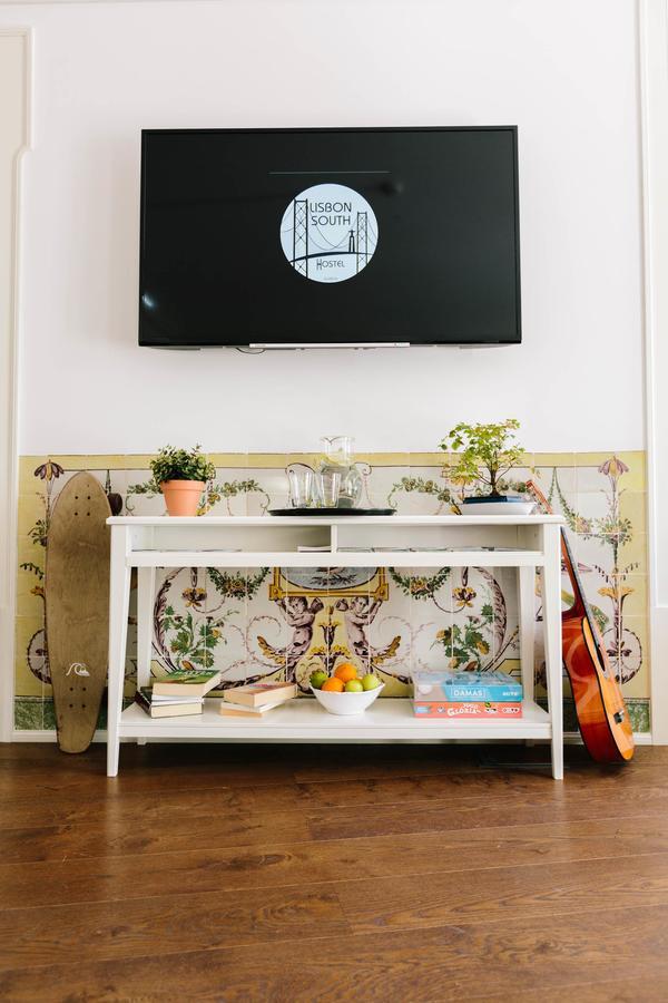 Lisbon South Hostel Almada Dış mekan fotoğraf