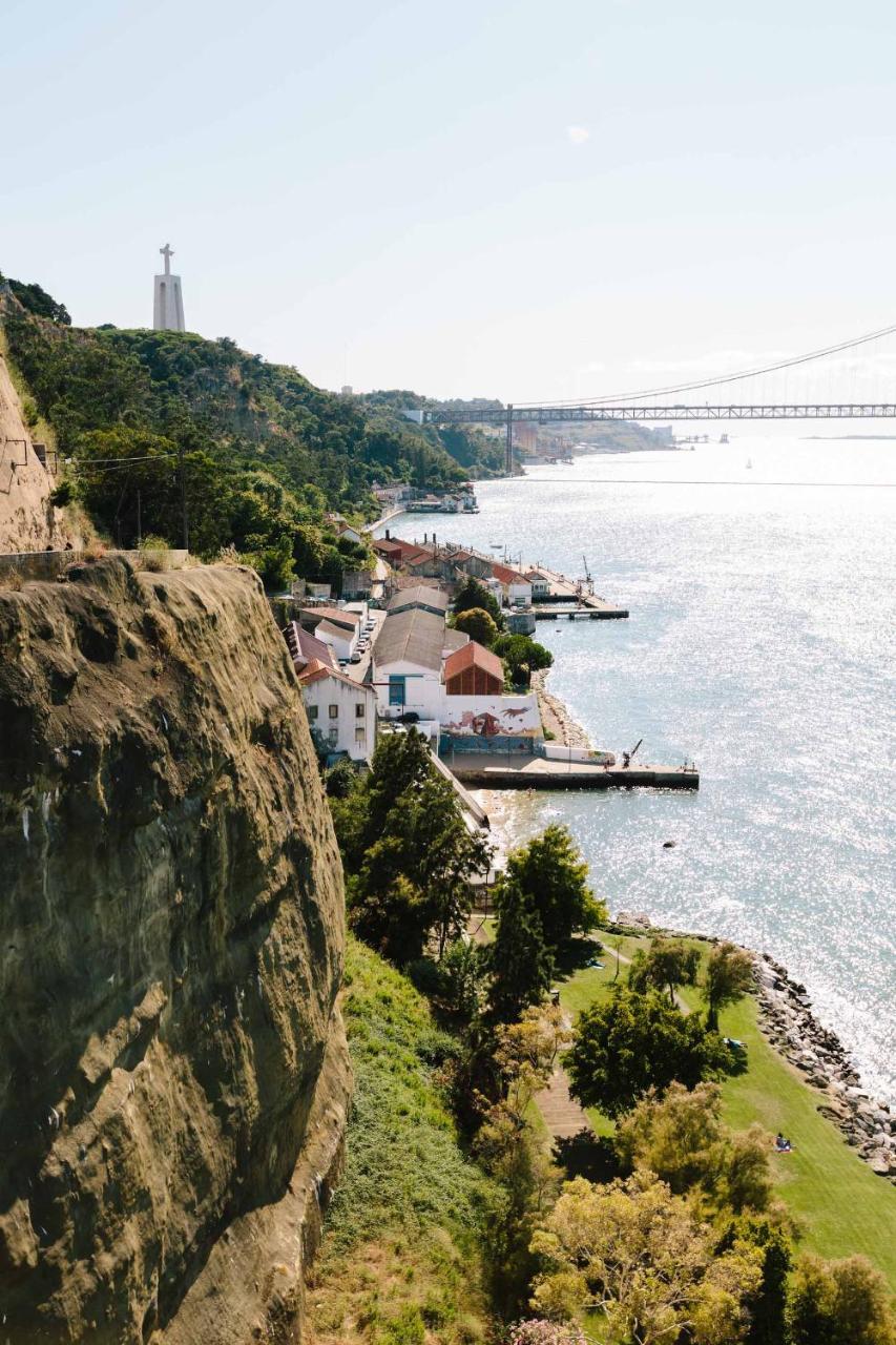 Lisbon South Hostel Almada Dış mekan fotoğraf