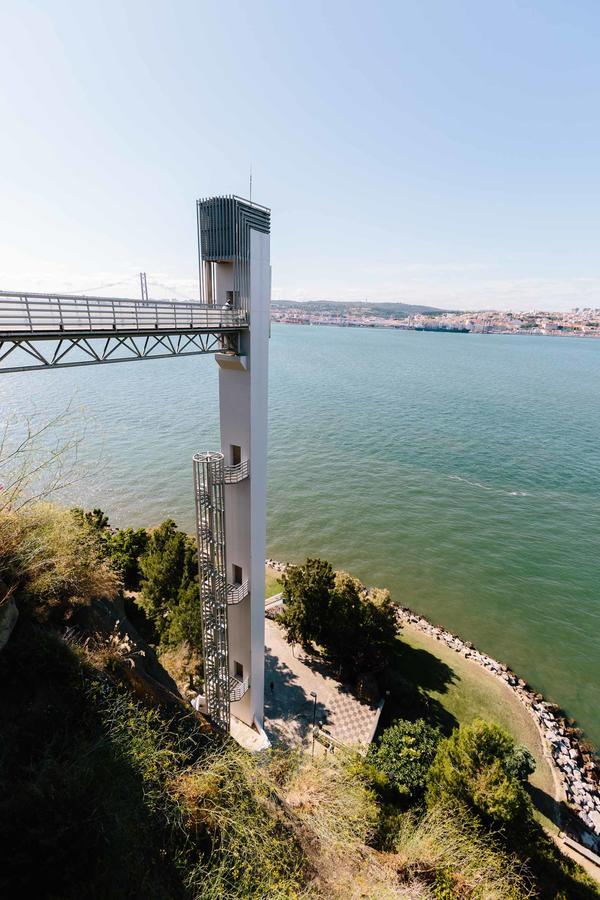 Lisbon South Hostel Almada Dış mekan fotoğraf