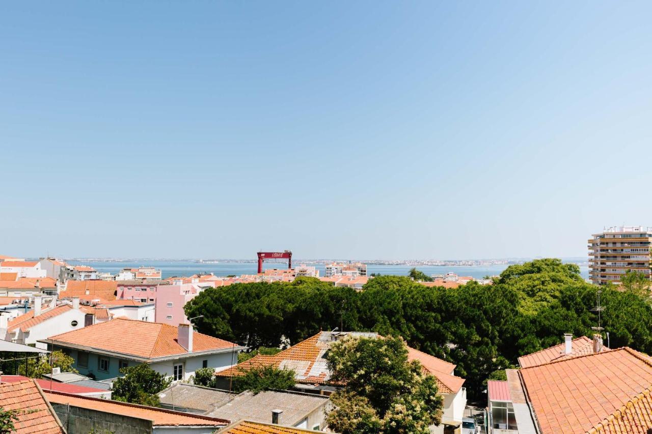 Lisbon South Hostel Almada Dış mekan fotoğraf